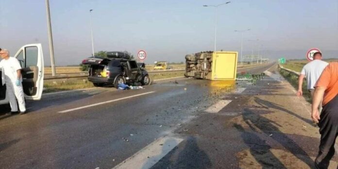 Tri osobe povređene u saobraćajki kod naplatne rampe Niš sever Sudar