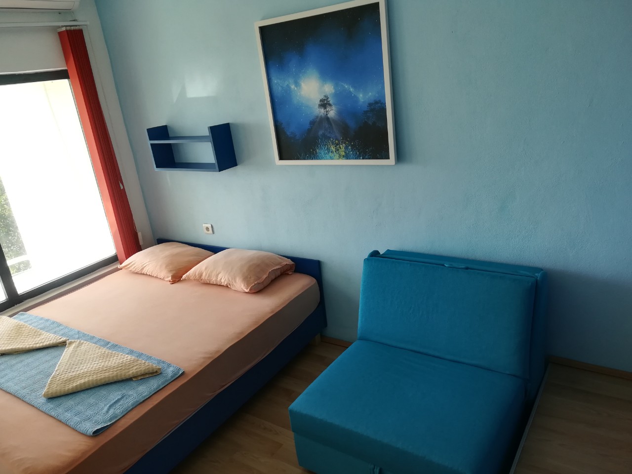 Iznajmljujem apartmane u Dobrim Vodama, Crna Gora, 200m od plaze