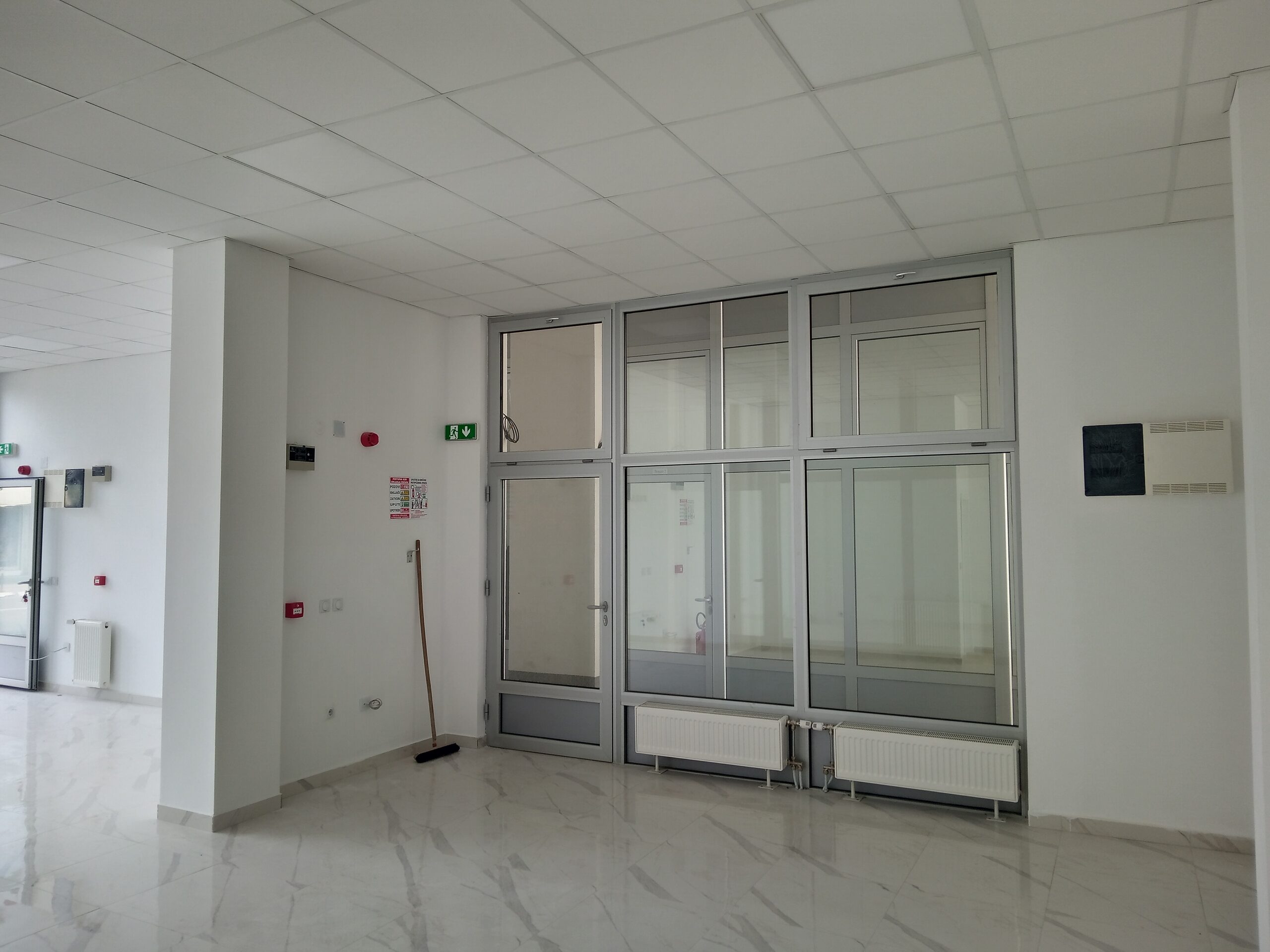 IZDAJEM LOKAL U CENTRU