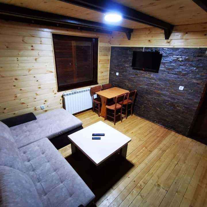 Kuca sa 3 apartmana Kopaonik