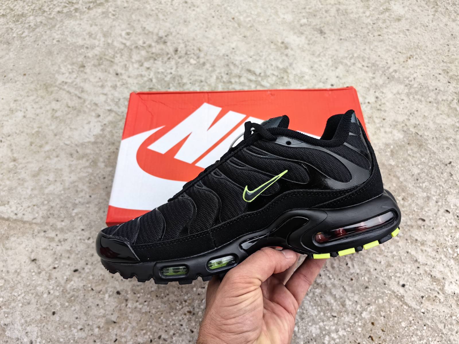 Nike Air Max Plus TN Black Volt