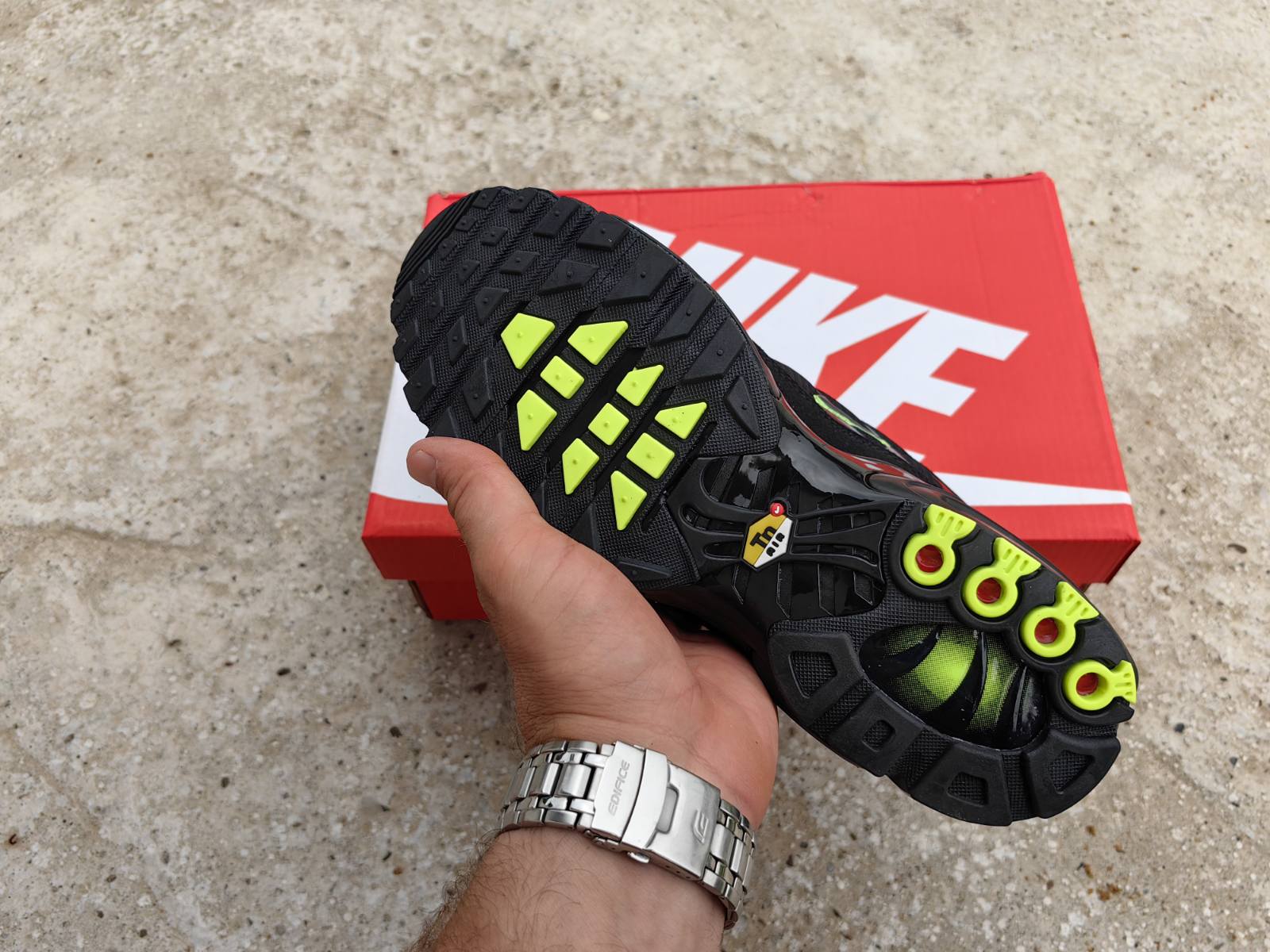 Nike Air Max Plus TN Black Volt