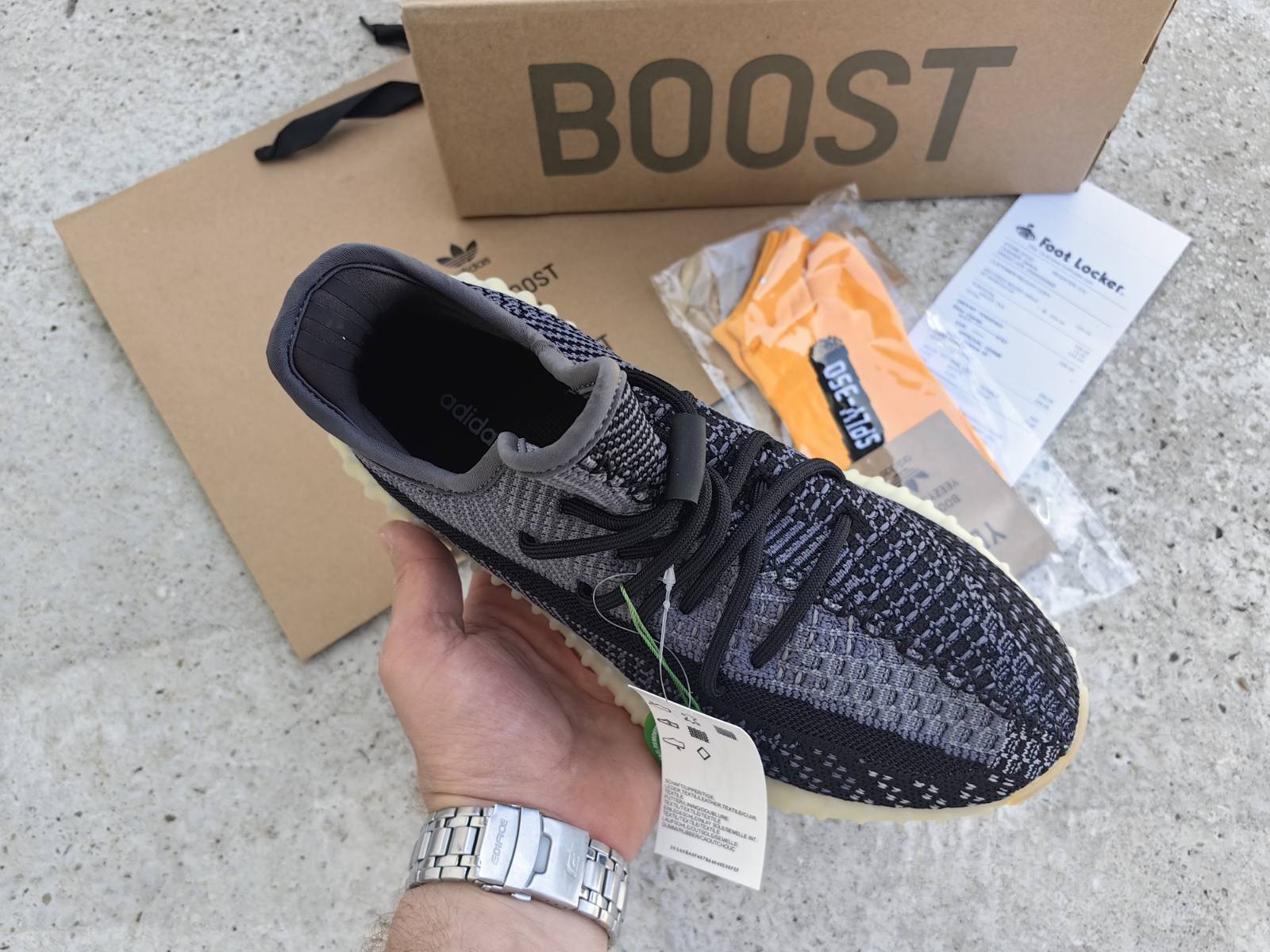 Adidas Yeezy Boost 350 V2 Carbon