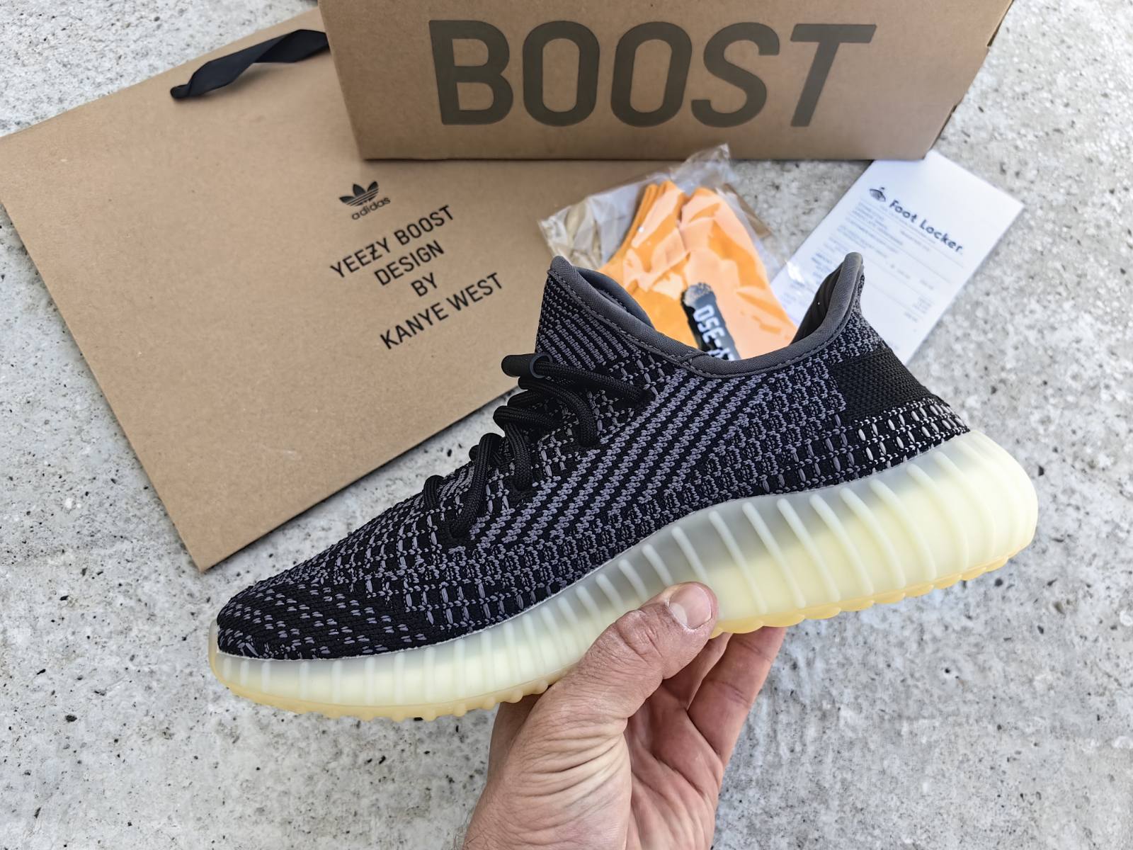 Adidas Yeezy Boost 350 V2 Carbon