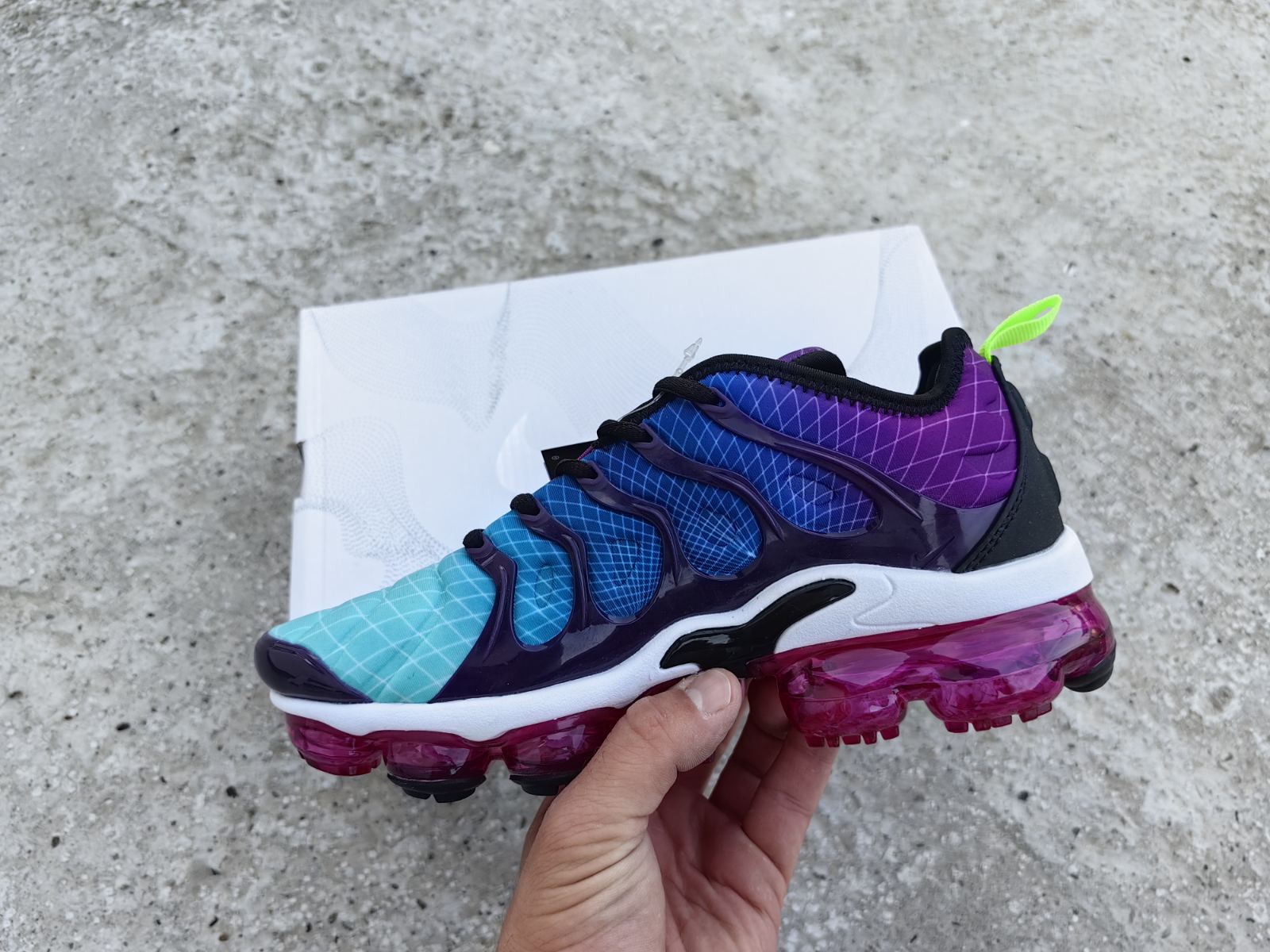 Nike Air VaporMax Plus Hyper Violet