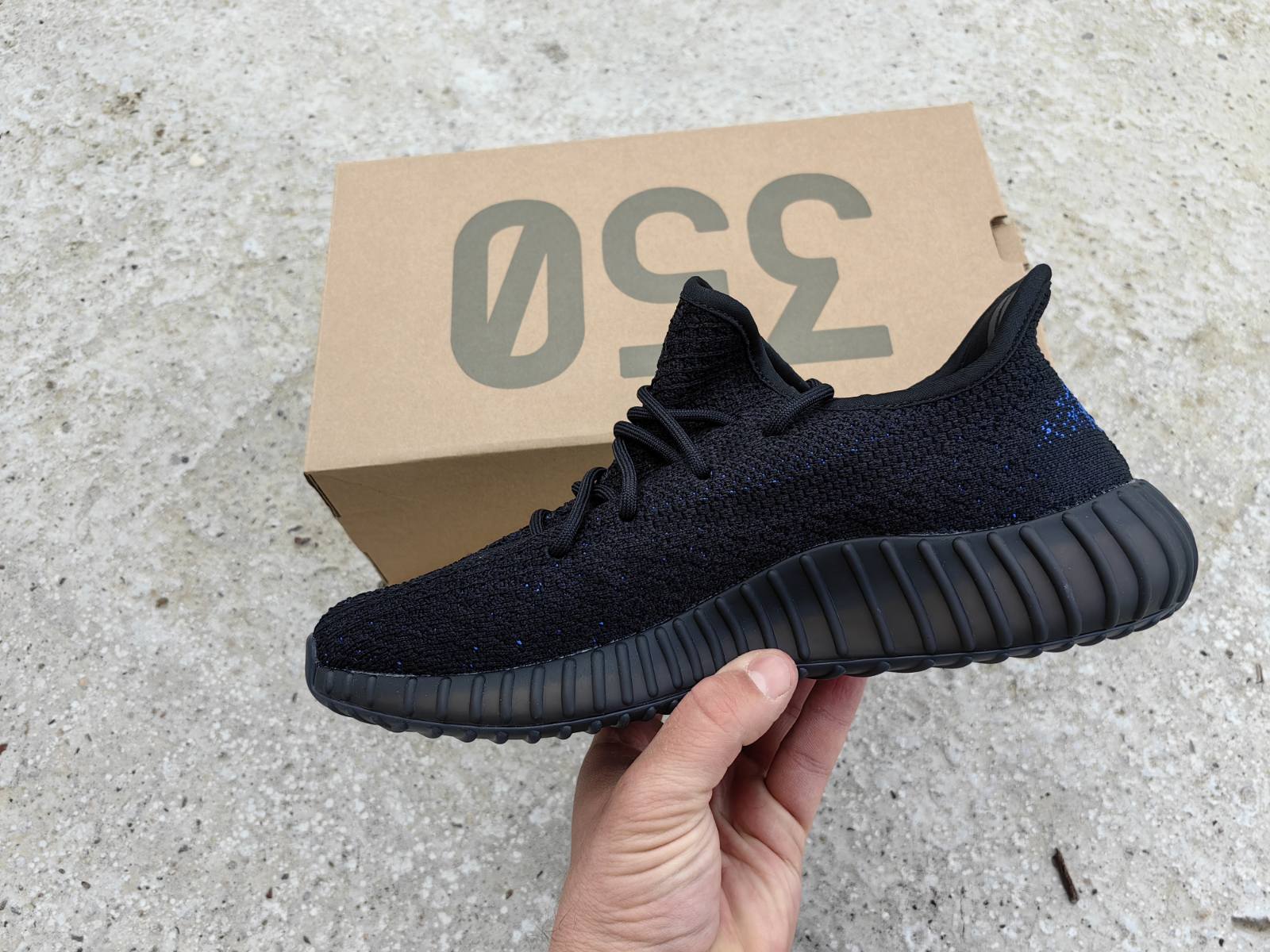 Adidas Yeezy Boost 350 V2 Dazzling Blue