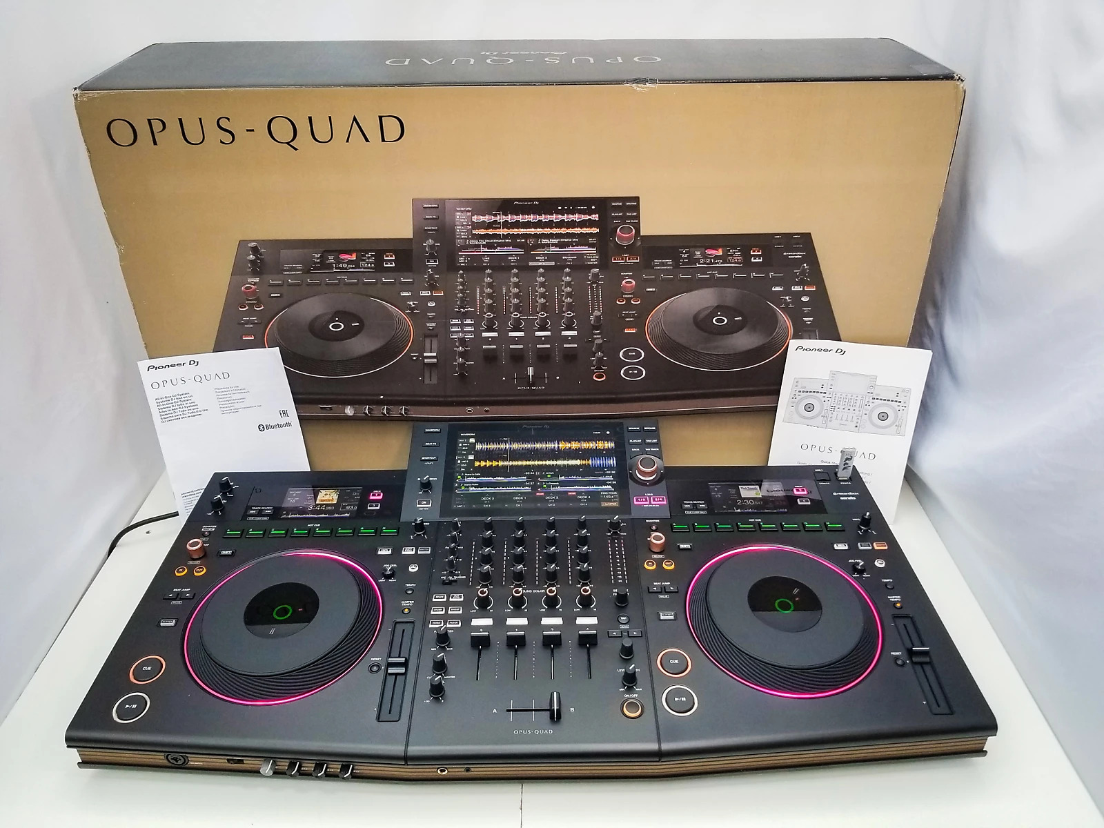 Pioneer DJ OPUS-QUAD, Pioneer DJ XDJ-RX3, Pioneer XDJ-XZ , Pioneer DJ DDJ-FLX10, Pioneer DDJ-1000, Pioneer DDJ-1000SRT, Pioneer DJ DDJ-REV7, Pioneer CDJ-3000, Pioneer DJ DJM-A9 , Pioneer CDJ-2000NXS2, Pioneer DJM-900NXS2, Pioneer DJ DJM-V10-LF , Pioneer DJ DJM-S11, Denon DJ Prime 4+ , Allen & Heath Xone:96,   PLAYdifferently MODEL 1,  Rane Four