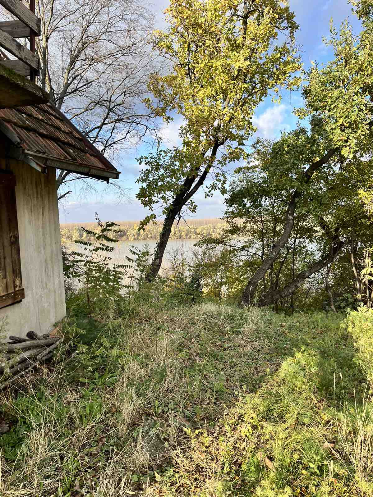 Kuca sa pogledom na Dunav i zemlja od 30ari Beograd-Brestovik