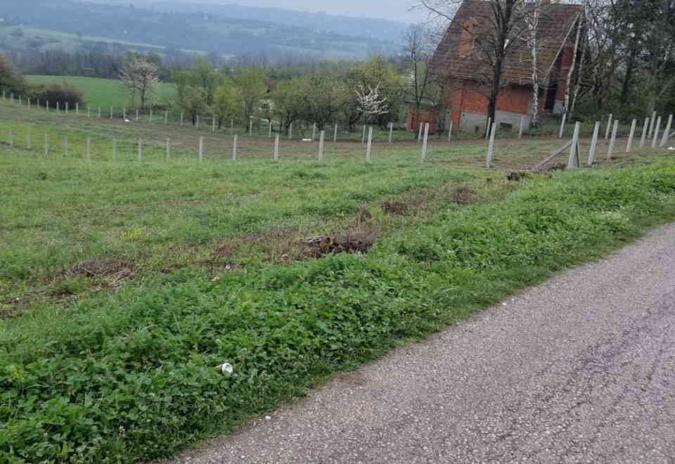 Prodajem ili menjam uz vasu doplatu plac u Drazevcu