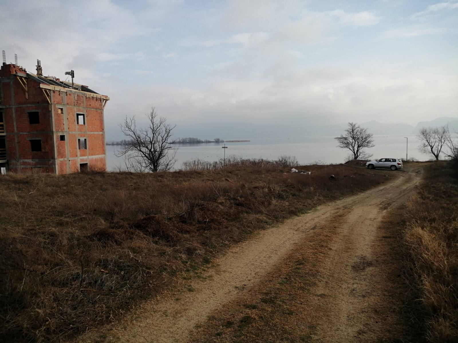 Prodaja PLACA na obali Dunava kod Golubca