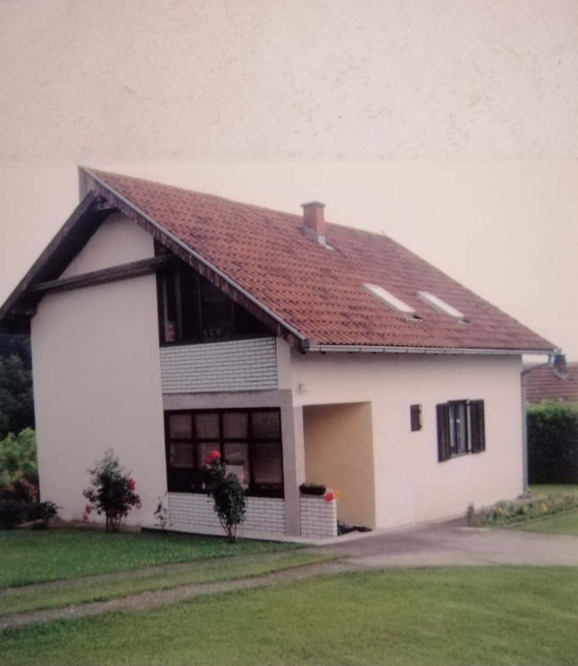 Prodajem porodičnu stambenu kuću u Bajinoj Bašti, naselje Višesava