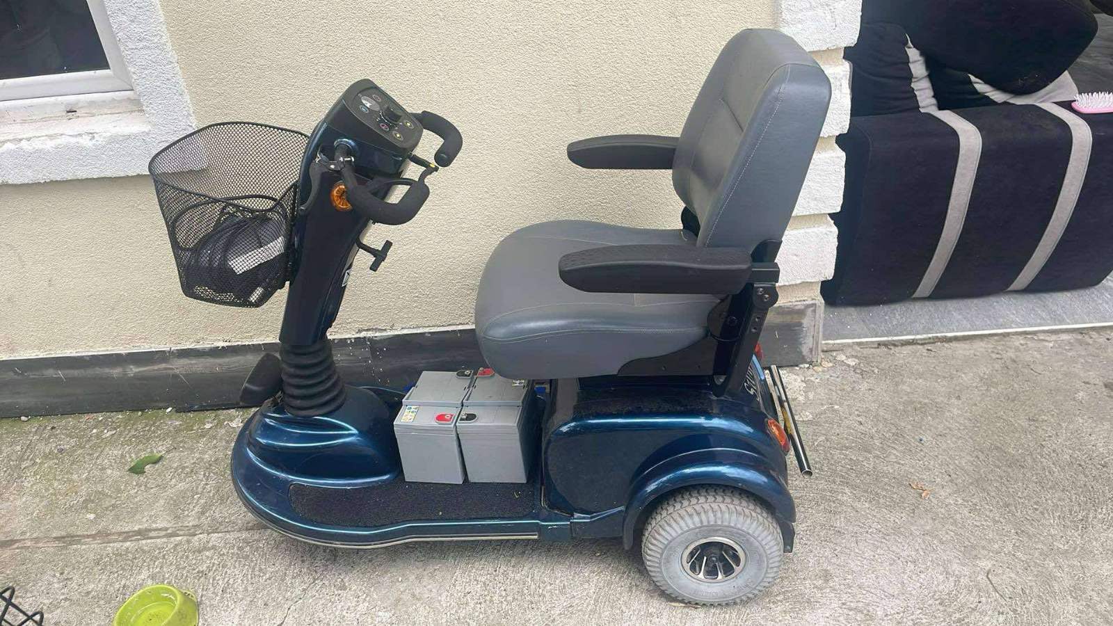 Invalidski skuter elektricni