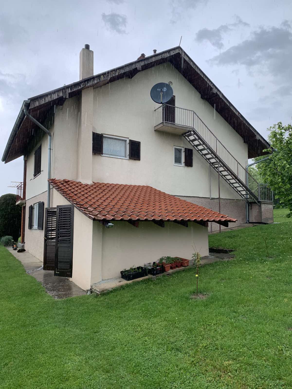 Prodajem kucu u Rudovcima-Lazarevac