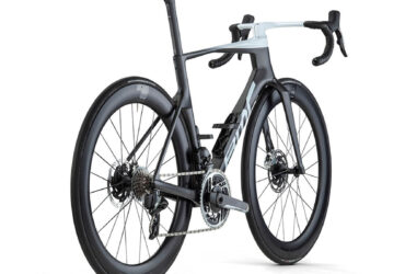2024 BMC Teammachine R 01 LTD Road Bike (M3BIKESHOP)