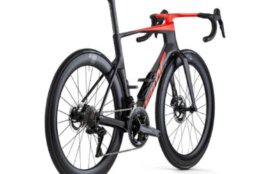 2024 BMC Teammachine R 01 Two Road Bike (M3BIKESHOP)