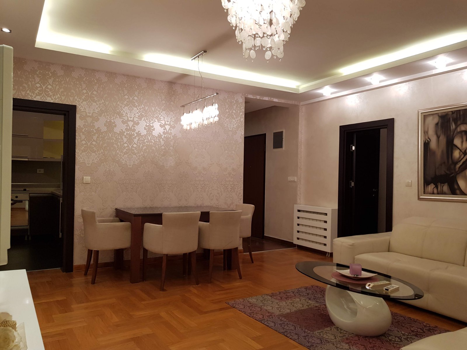 Izdajem ili prodajem LUX stan Beograd-Vozdovac