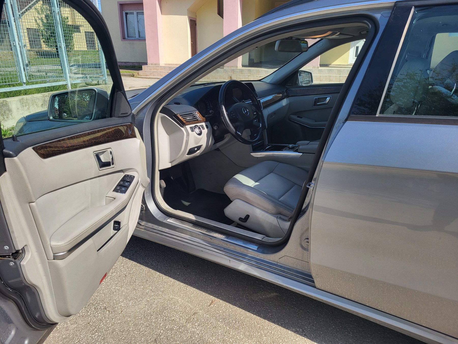 Mercedes Benz E 250 – 2011. godište