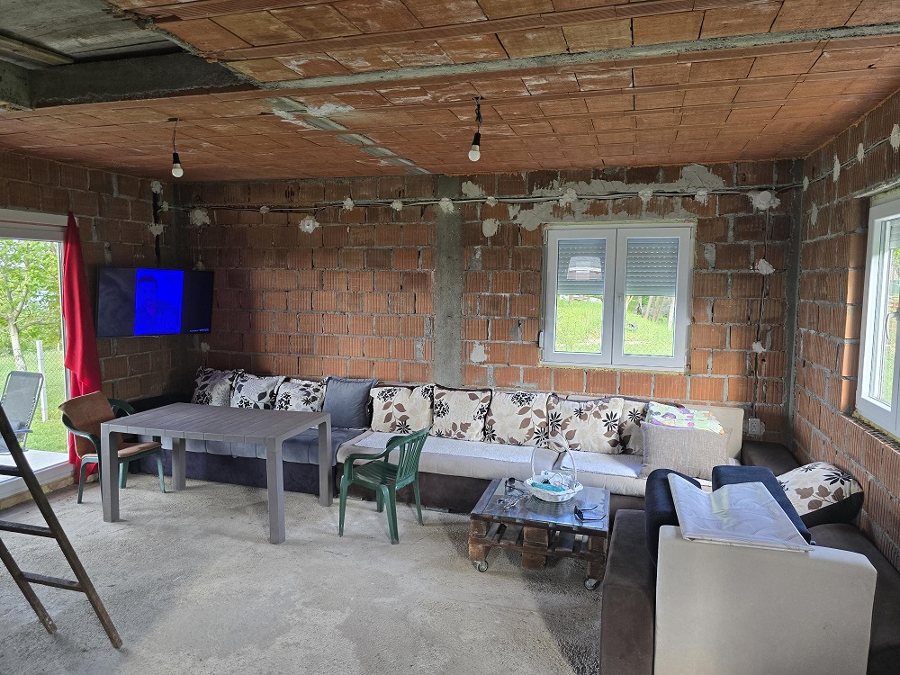 Prodajem vikendicu u Beski na Dunavu