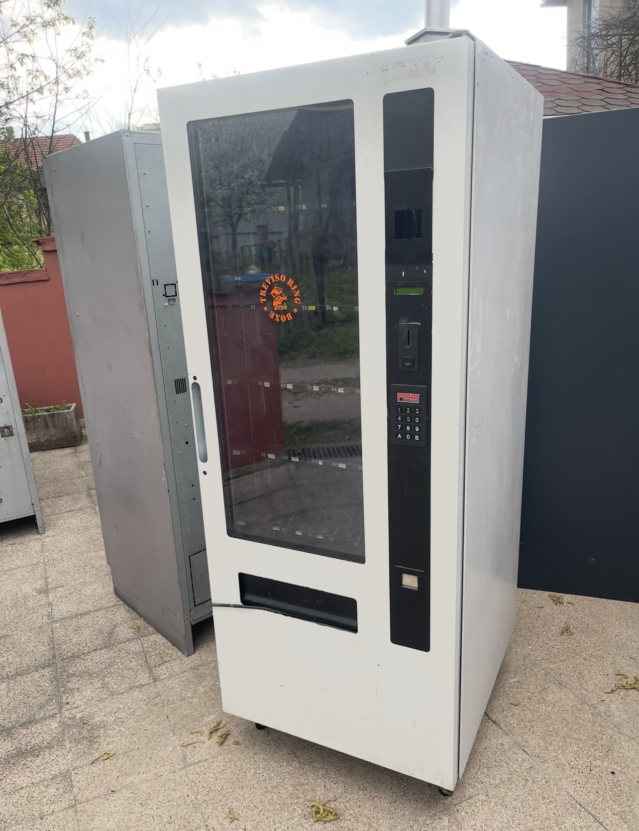 Vending Aparati FAS za sokove i grickalice ili drugu namenu