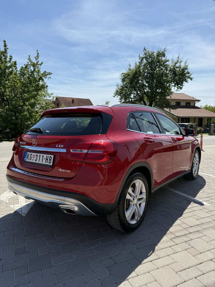 Mercedes Benz GLA 220 2,2 2015. god