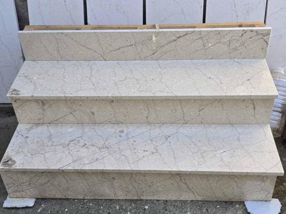 AKCIJA mermernih stepenica VEC OD 30 €  m2