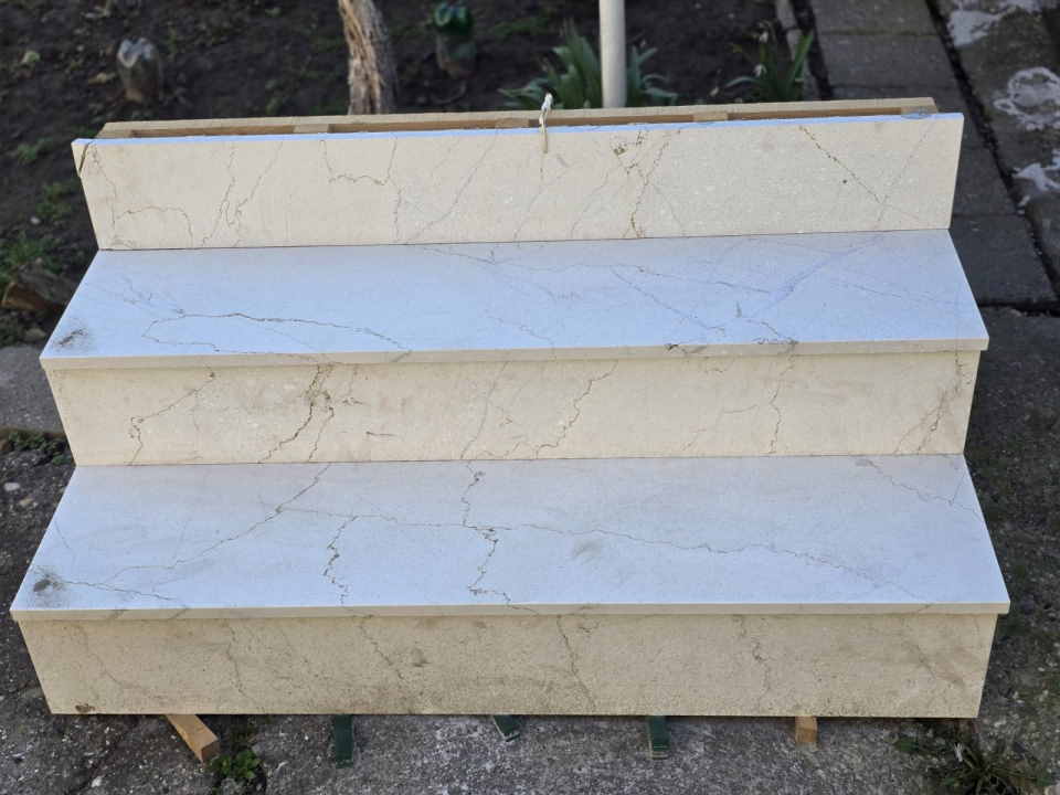 AKCIJA mermernih stepenica VEC OD 30 €  m2