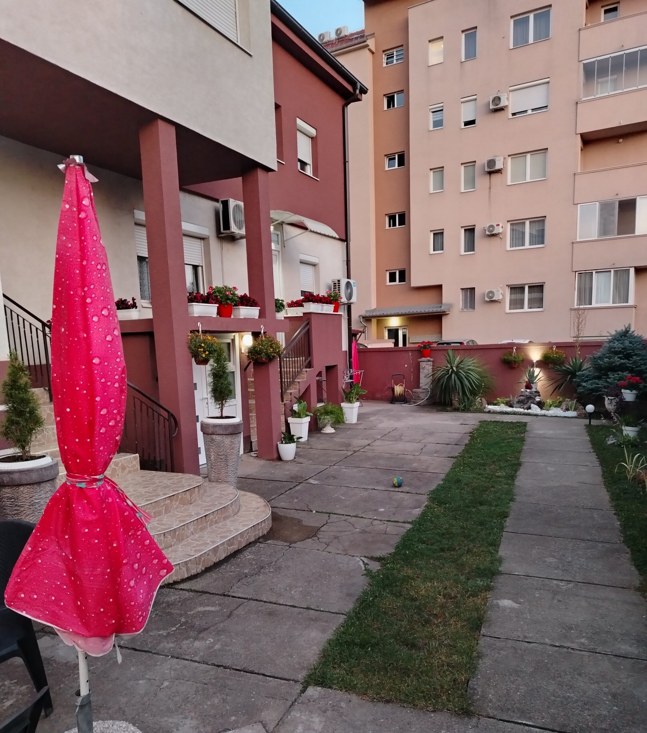 Izdajem stan kod klinickog centra