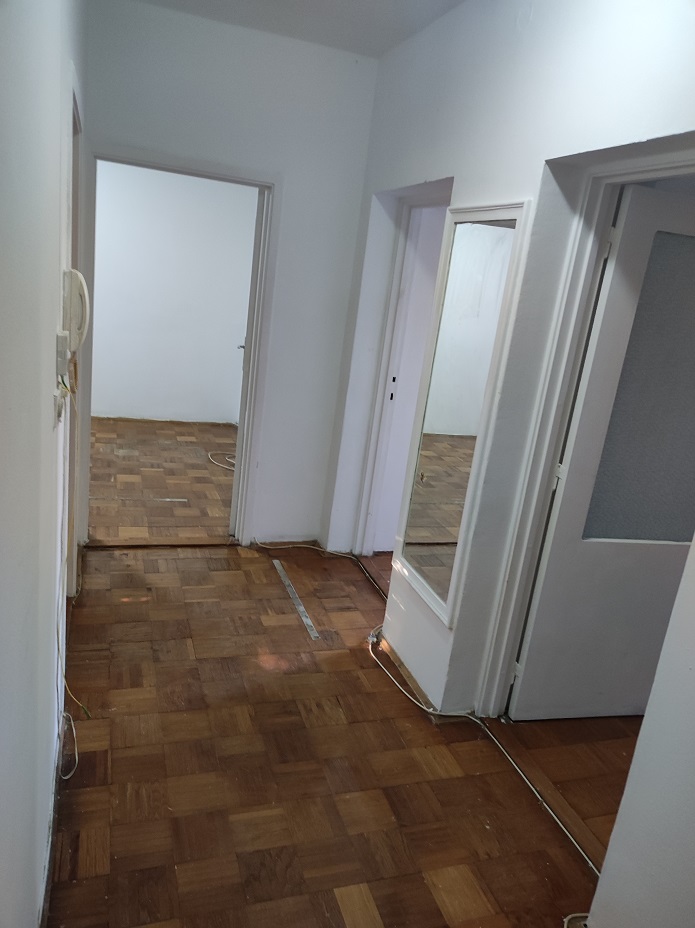 Trosoban stan u naselju Mala Amerika-Zrenjanin