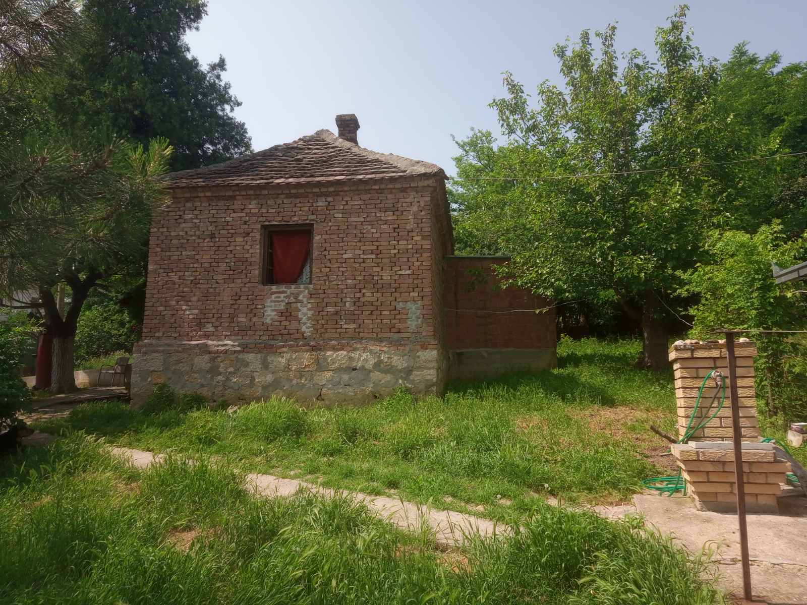 Prodajem porodicno imanje u Maloj Mostanici-Beograd
