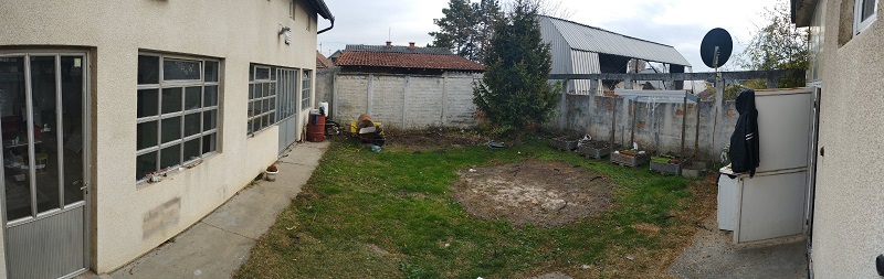 Poslovno-stambena zgrada u Staroj Pazovi