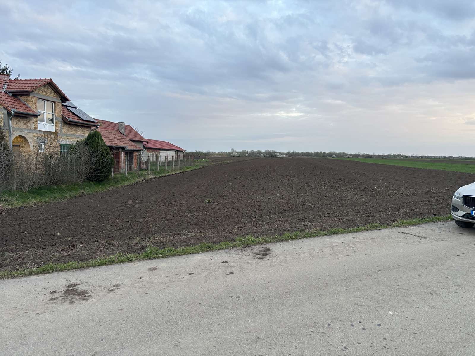 Prodajem gradjevinsko zemljiste-Vrbas