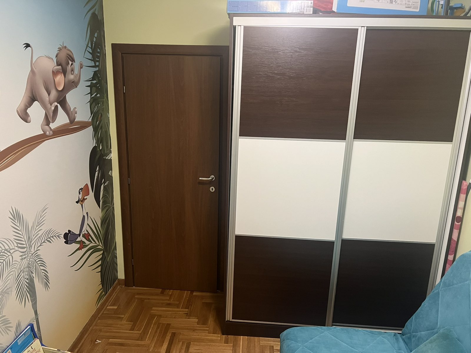 Namesten jednoiposoban stan Altina-Zemun TOP