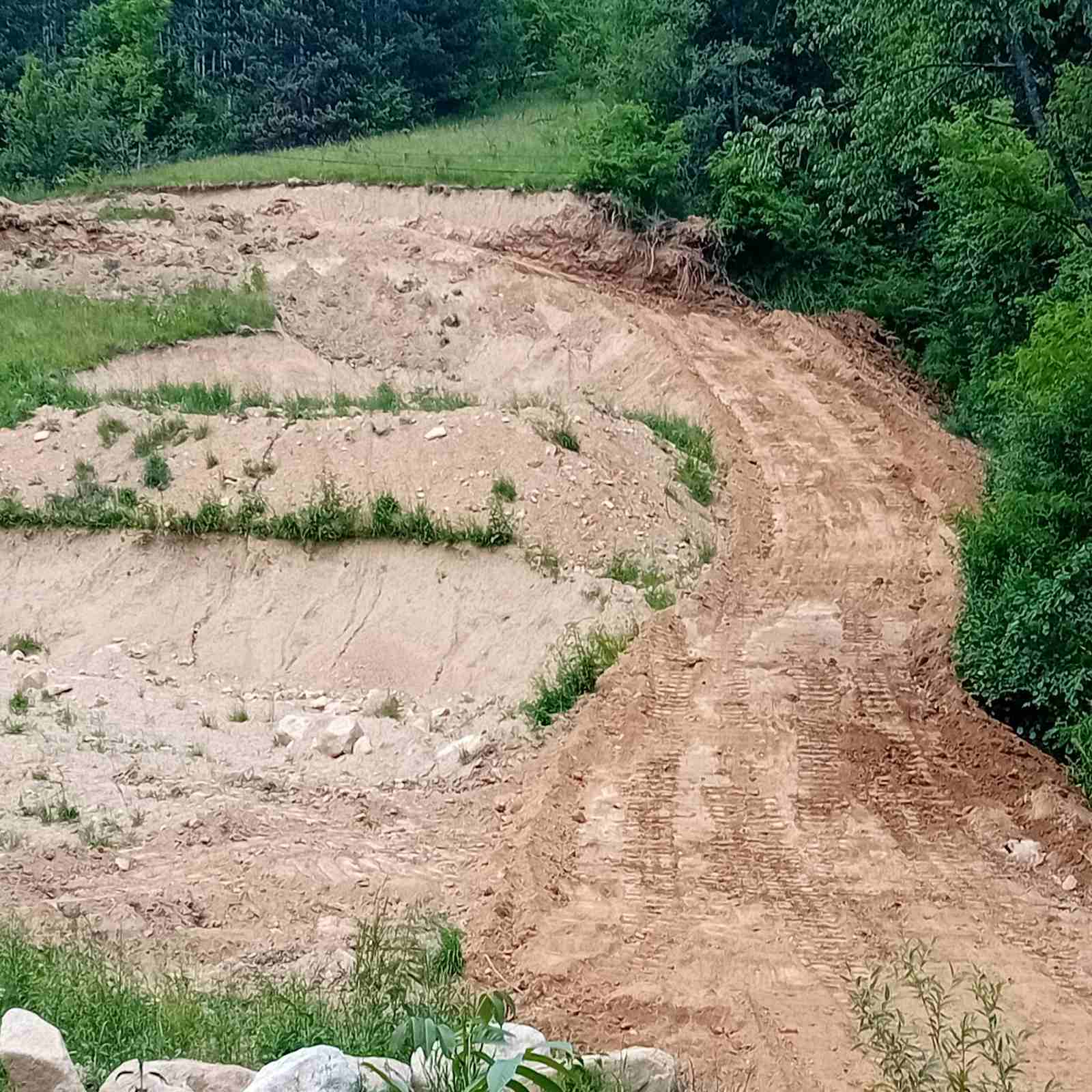 Gradjevinsko zemljiste u selu Crni Vrh na Babinom Zubu