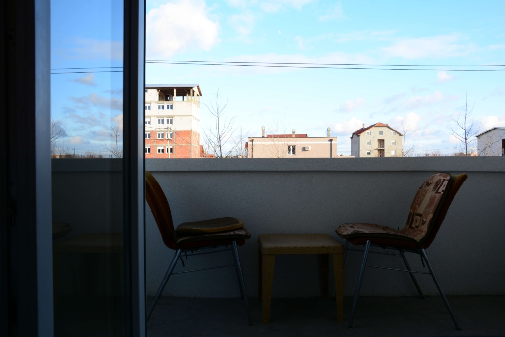 Dvosoban apartman na dan, Ledine