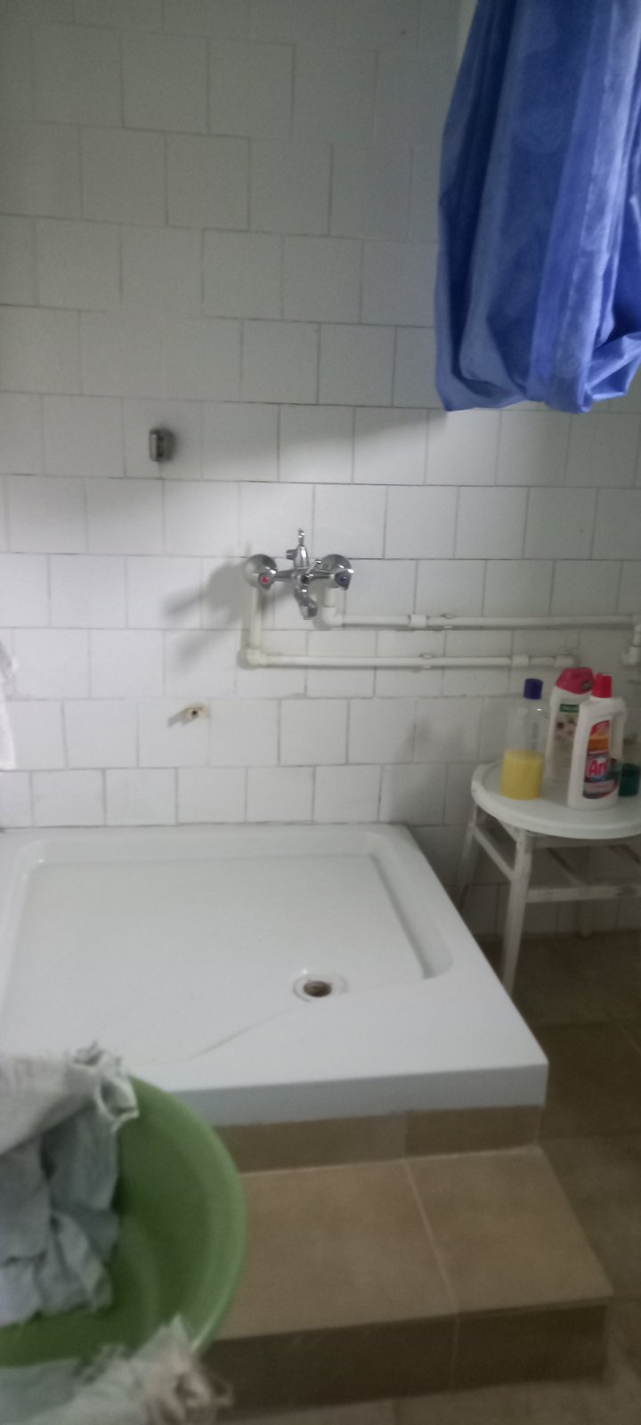 Prodajem kucu u centru Perleza-Zrenjanin