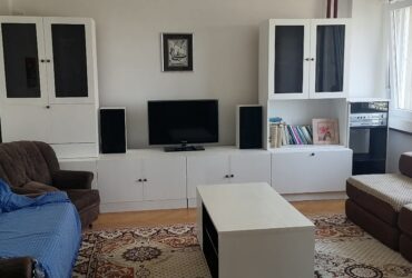 Izdajem trosoban stan u Nišu