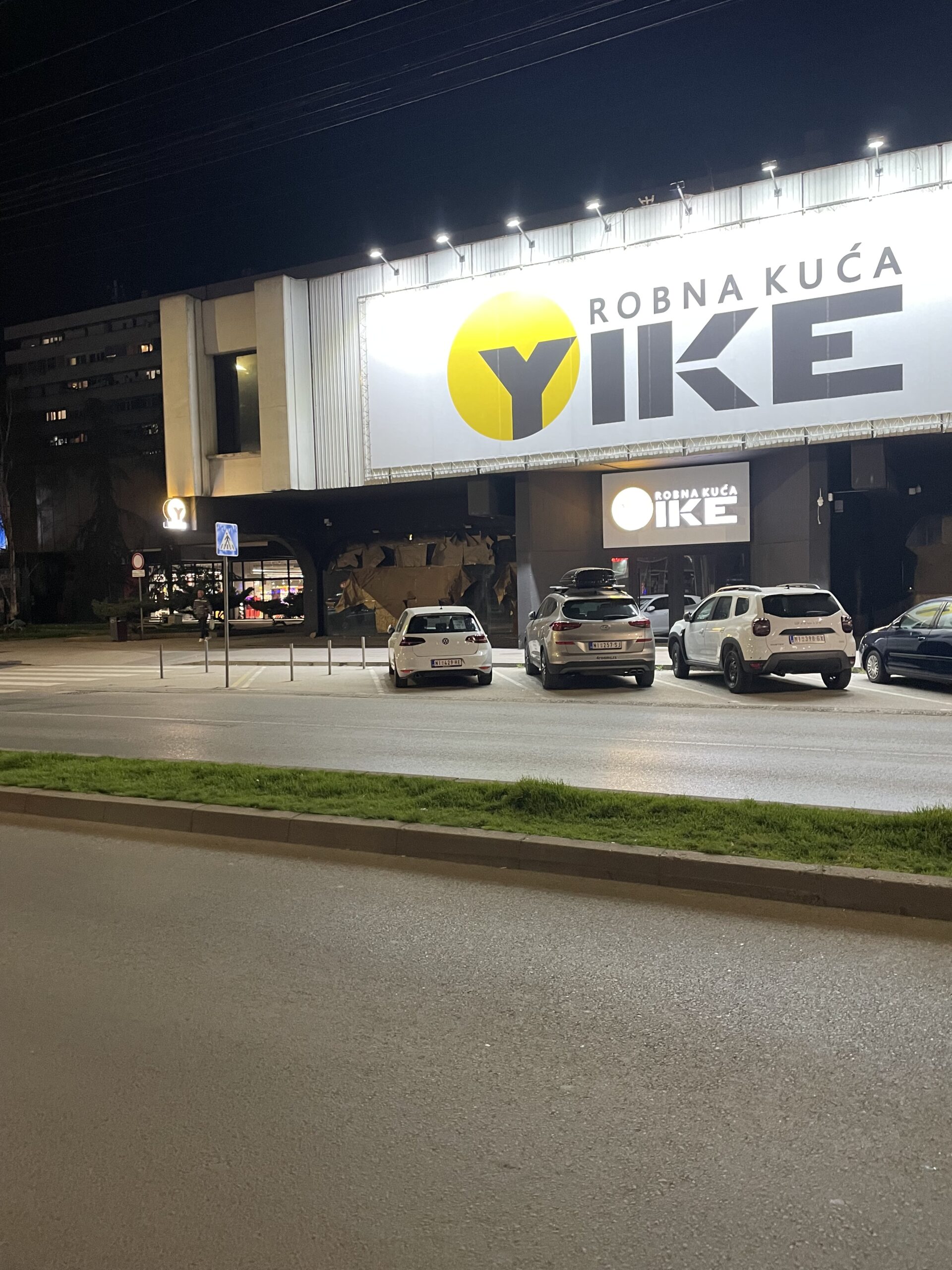 Yike robna Kuća (bivše Simpo )