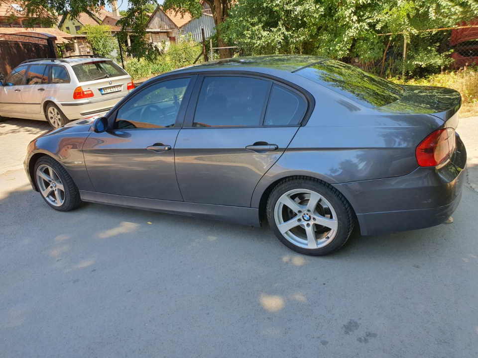 BMW e 90 320 d 2005. god