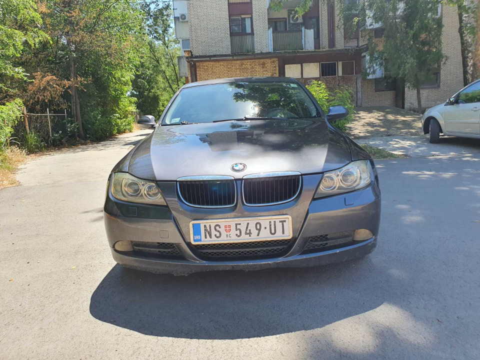 BMW e 90 320 d 2005. god