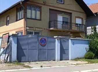 Prodajem kucu u Busijama-Beograd