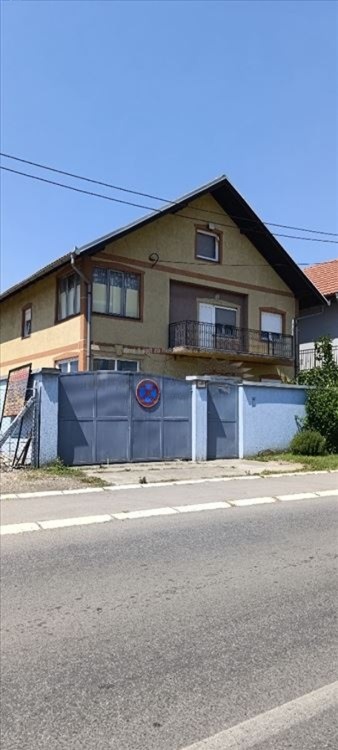 Prodajem kucu u Busijama-Beograd