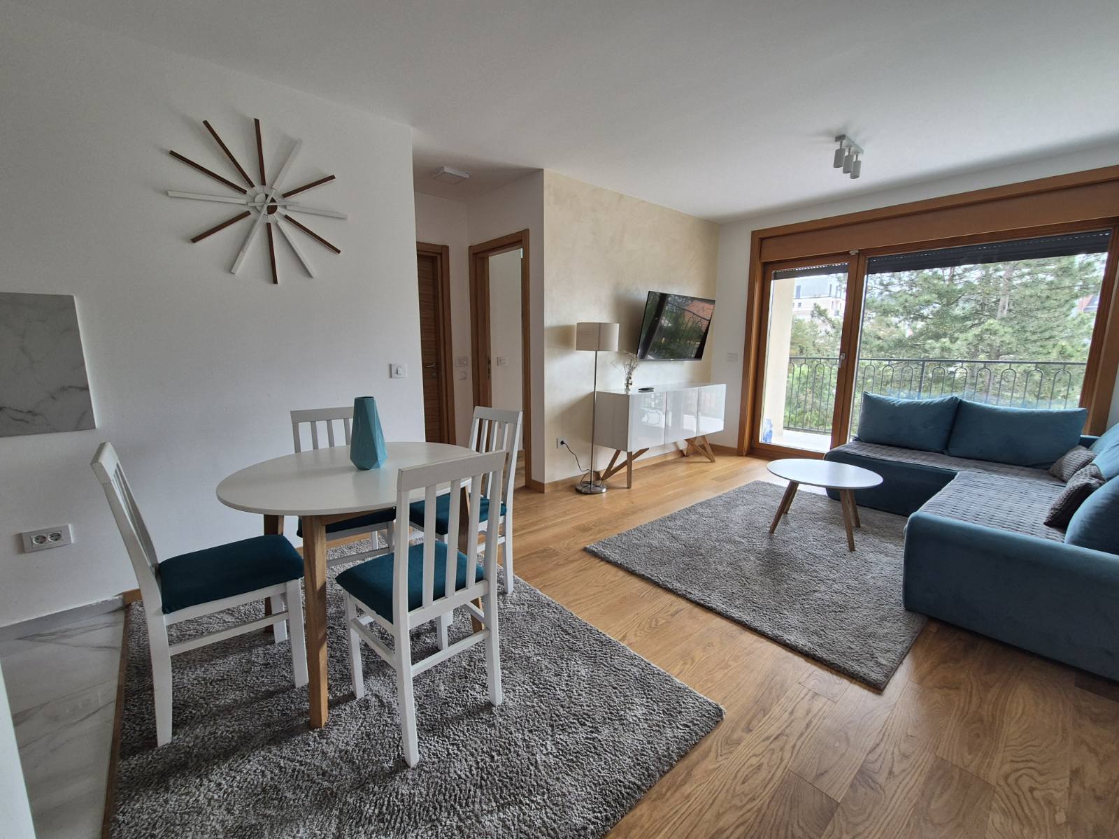 Stan na Zlatiboru , 50m od Mone , 3.0 , parking
