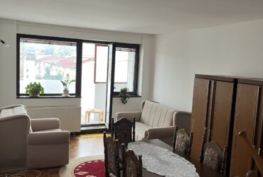 Prodajem stan u najstrozem centru Petrovca na Mlavi