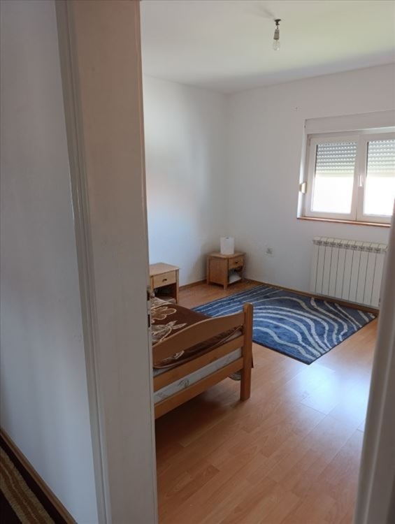Prodajem kucu u Busijama-Beograd