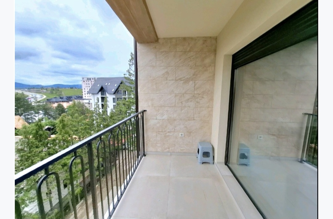 Stan na Zlatiboru , 50m od Mone , 3.0 , parking