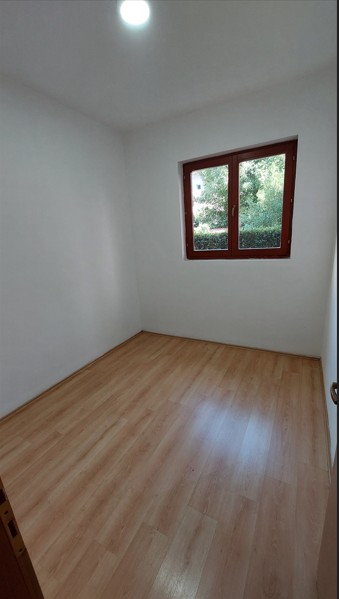 Izdajem poslovni prostor od 79m2, Nis, vise namena