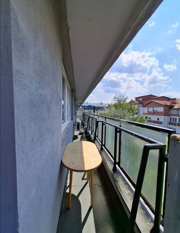 Renoviran, opremljen stan u Erdogliji-Kragujevac