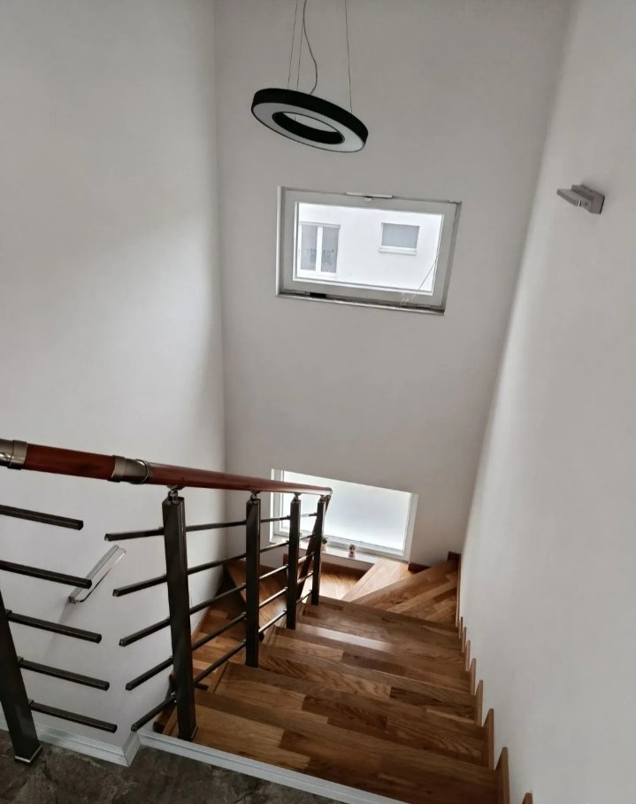 Prodajem luksuznu kucu u Novom Sadu