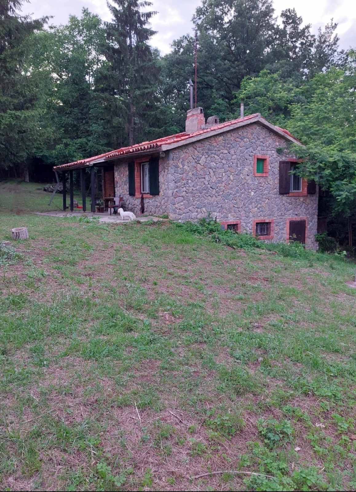 Prodajem kamenu kucu