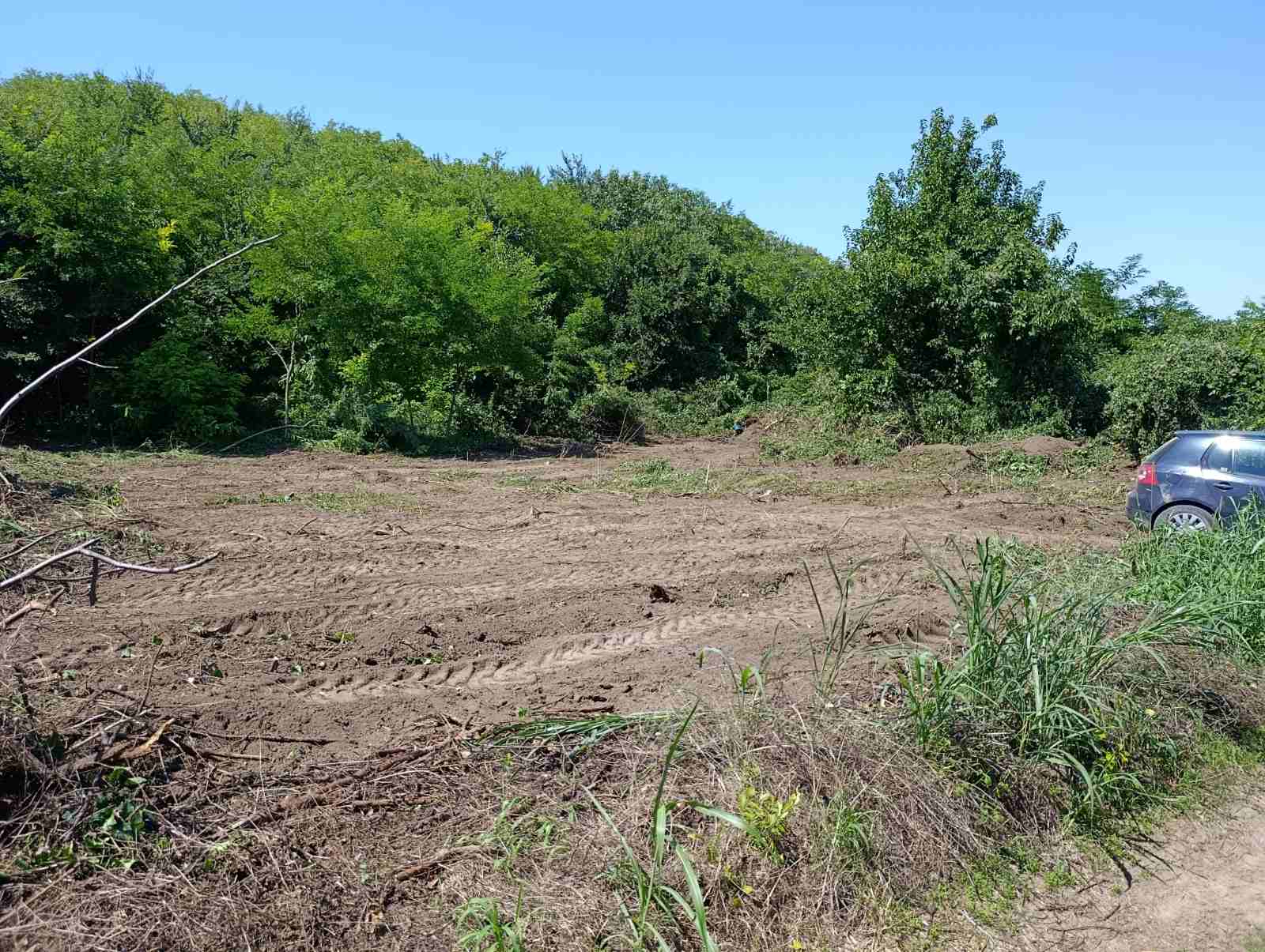 Prodajem dva placa od 4ara-Krcedin